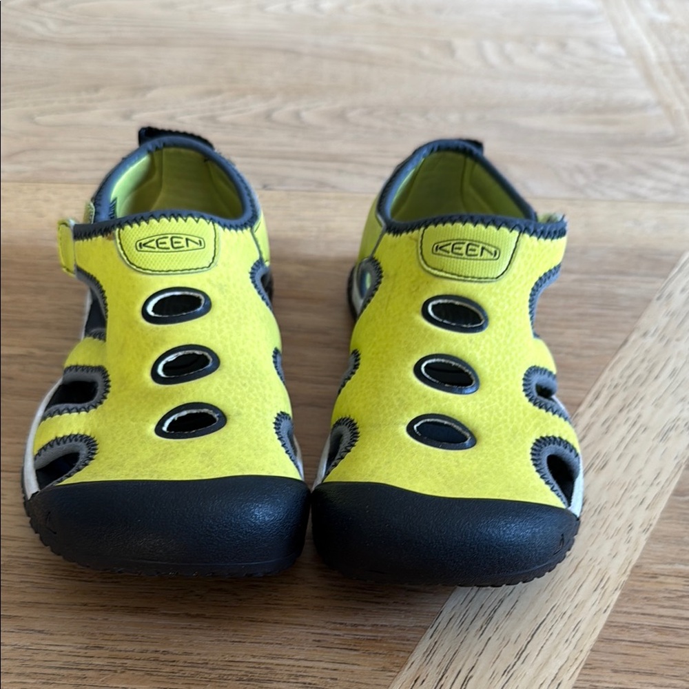 KEEN Kids stingray size 13